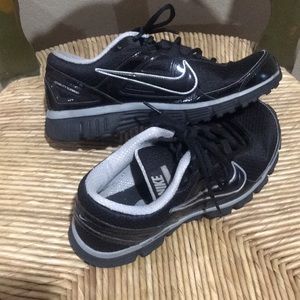 Nike Dual Fusion shoes Size 8